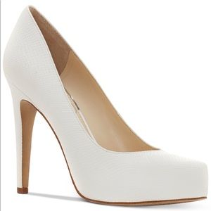 Platform white pumps